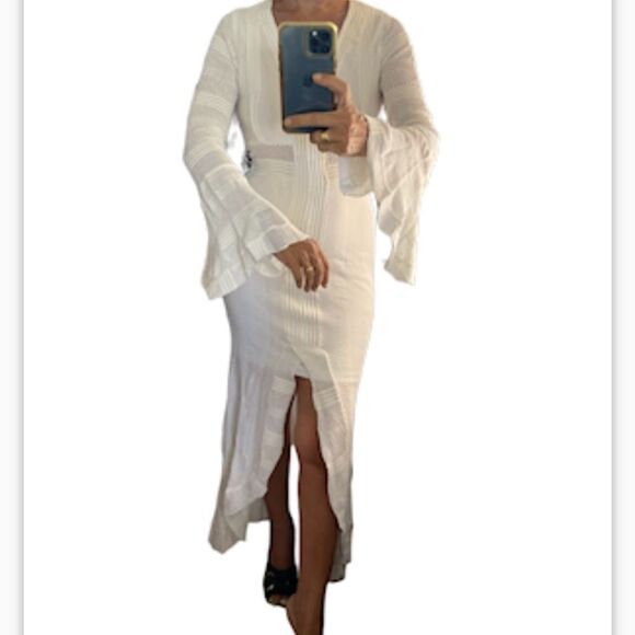 VENUS Dresses & Skirts - NEW Venus White Long Sleeves Crochet High Low Maxi Dress.Size S